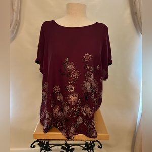 Gorgeous lightweight Maurices Merlot colored floral shirt sleeve blouse XL